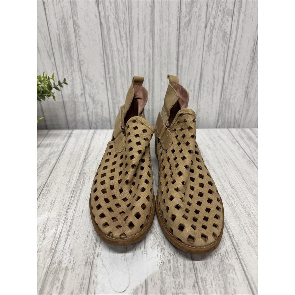 Women’s Size 38 US7 Musse & Cloud Ankle Booties - Picture 2 of 8